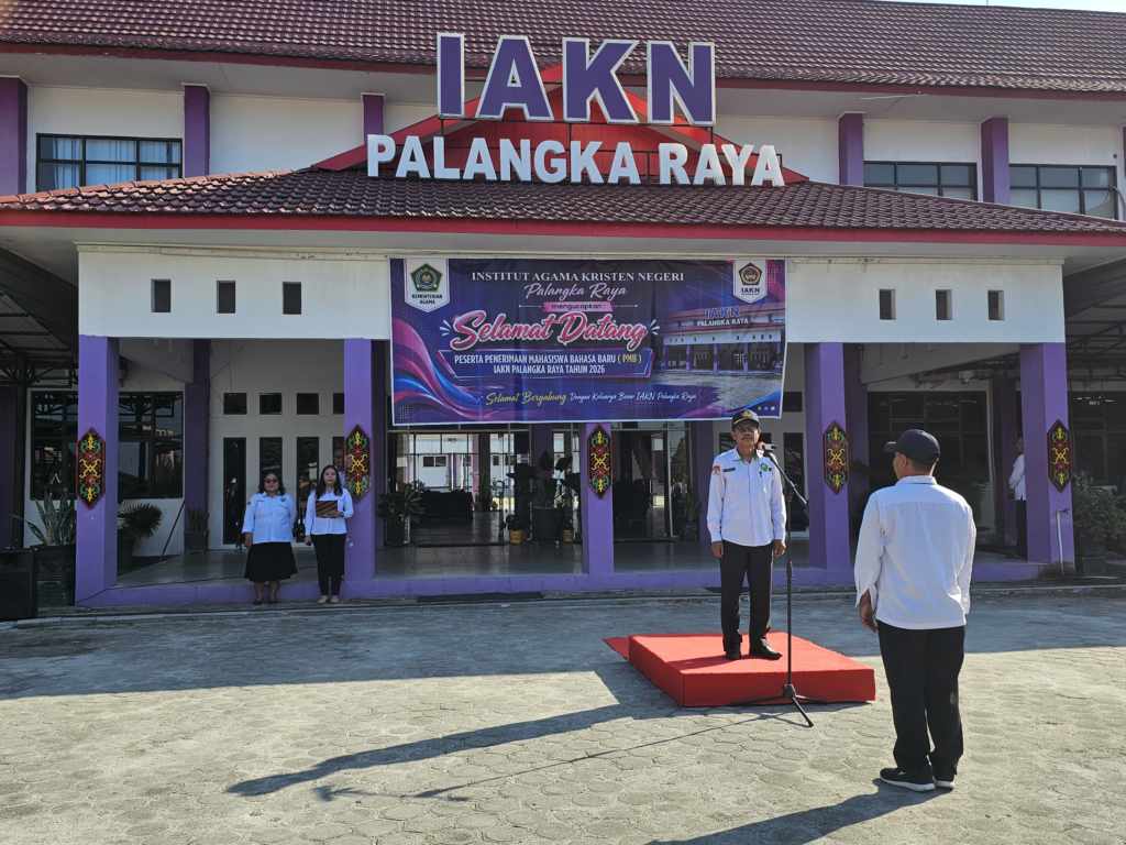 Menjelang Purna Tugas, Suprianto Wariskan Semangat Integritas dan Kepedulian Lingkungan pada Apel Senin IAKN Palangka Raya