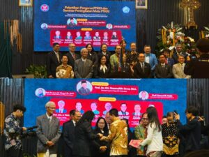 Seminar Peningkatan Mutu PTKKI dan Pelantikan Pengurus FPKKI Digelar di STT Bethel Indonesia