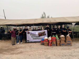 Alumni Pascasarjana IAKN Palangka Raya Gelar Bakti Sosial Peduli Karhutla